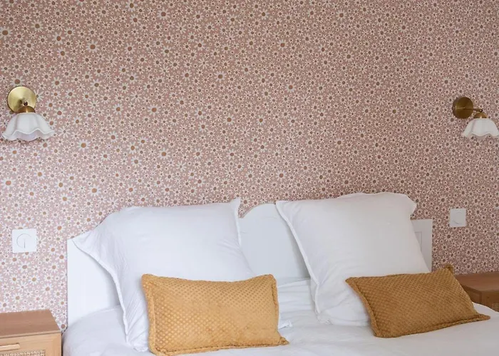 別荘 La Tourelle Normande Maison De Charme Proche De La Langrune-sur-Mer